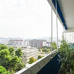 Grand Appartement Avec Balcon Et Parking